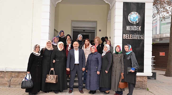 AK KADINLAR BAŞKAN PÜSKÜLLÜYÜ MAKAMINDA ZİYARET ETTİ!
