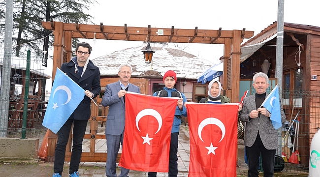 UYGUR TÜRKLERİ İÇİN ANKARA'YA YÜRÜYORLAR!...