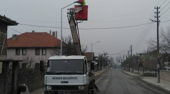 ESKİ DÜZCE CADDESİ AYDINLANIYOR!...