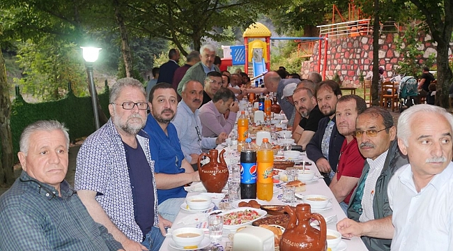 AHMET SOFU, DOSTLARIYLA İFTARDA BULUŞTU!...