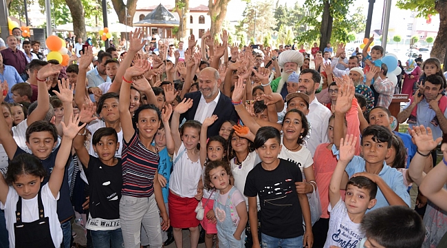 BAŞKAN PÜSKÜLLÜ, ÇOCUKLARLA BAYRAMLAŞTI!...