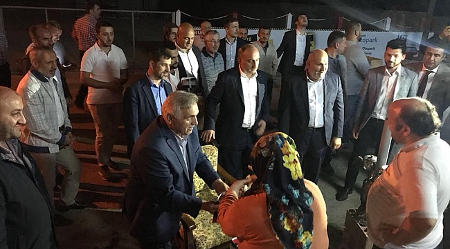 BÖREKLER AK PARTİDEN...