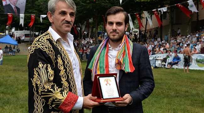 YENİ AĞA , BARIŞ SARI OLDU!...