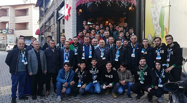 Gönüllerin başkanı Püsküllü kahvaltıda...