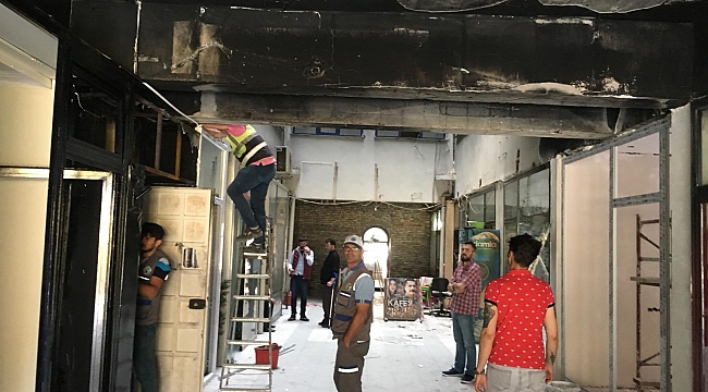 Belediye yanan pasaj için kolları sıvadı...