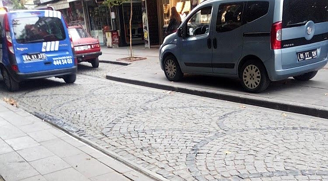 Trafik Kuralları Resmi Plakalı Araçlara geçmiyor mu?...