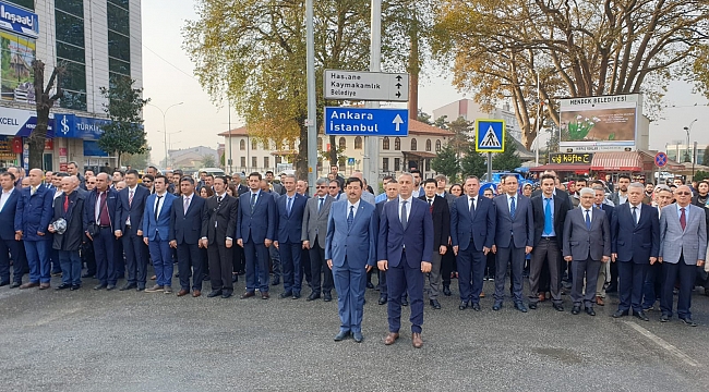 Hendek'te Öğretmenler Günü Törenle Kutlandı.