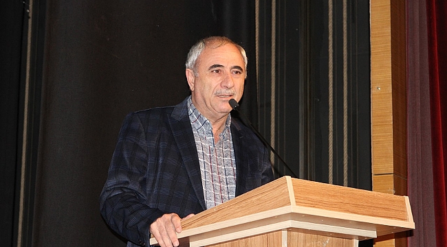 Şiir, kalbe inerek kendi benliğini oluşturur...