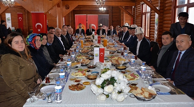 Kırgızistan Heyeti Hendek'te...