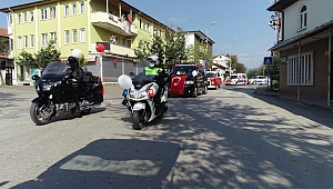 Polis Ve Zabıta Araçlarından 23 Nisan Korteji