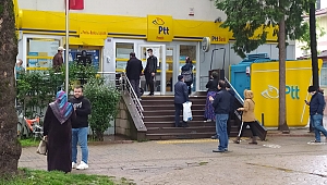 Hendekte Sosyal Mesafe Kuralına Uyuluyor.