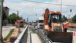 Sokağa çıkma yasağında asfalt çalışması...