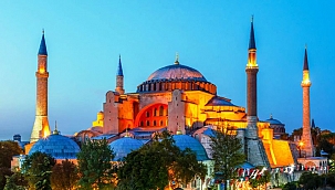 Ayasofya'ya Hendek'ten otobüs kaldırılıyor...