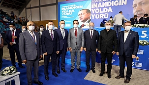 AK Parti siyaseti eser ve hizmet siyasetidir...