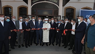 Orhan Cami dualarla ibadete açıldı.