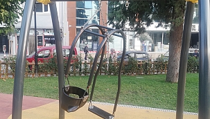 Belediye yapıyor, vatandaş kırıyor!!! 