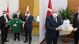 Sakaryaspor yönetimi başkan Yüce'yi ziyaret etti.