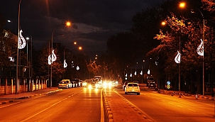 Lale motifli aydınlatmalar şehre çok yakıştı...