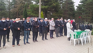 Eski Başkan Kamil Kamışoğlu, dualarla toprağa verildi... 