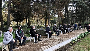 Kamil Başkanın kabrini ziyaret ettiler... 
