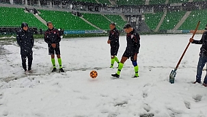 Sakaryaspor-Serik Belediyespor maçı kar yüzünden tehir edildi!