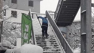 Hendek'te karla mücadelede sorun yok...