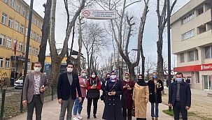 Başkan Baykal ve Ekibi, Çiçek Dağıttı...