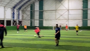 Halı saha maçı yarıda kaldı...