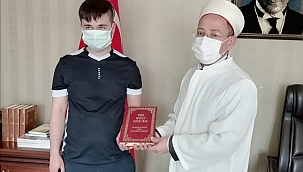 Hollanda uyruklu Maik Roelof Müslüman Oldu.  