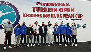 Kick Boks’ta Büyükşehirli Sporcular Kürsüde...