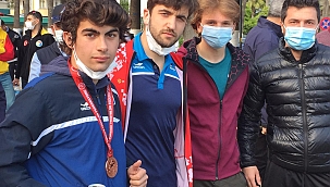 Mersin’den Sakarya'ya Madalya ile Geldiler