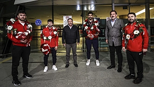 Serbest Güreş Milli Takımımız Yurda Madalyalarla Döndü...