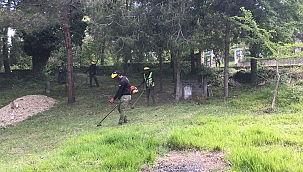 Mezarlıklar Bayrama Hazırlanıyor