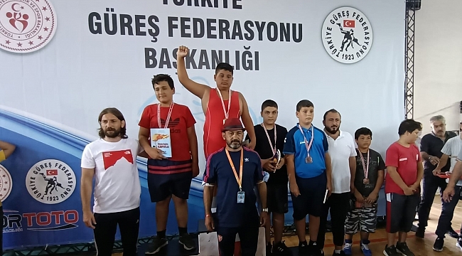 HENDEK BELEDİYESİ GÜREŞ TAKIMINDAN BÜYÜK BAŞARI
