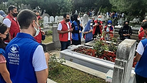 GENÇLİK,ŞEHİTLERiNİ UNUTMADI