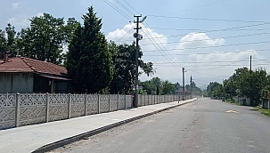 Beton yaya yolu imalatı devam ediyor