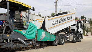 Büyükşehir Sıcak Asfalt Çalışmalarına Karapürçek’te Devam Ediyor