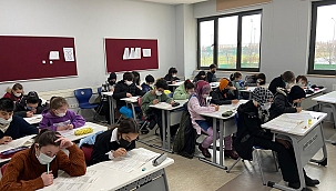 KİTAP KURTLARI YARIŞTI