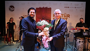 Serkan Çağrı AKM’de sevenleriyle buluştu