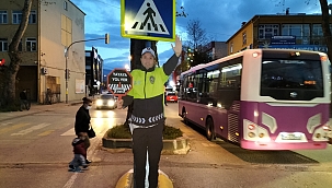 Yaya Önceliği için Maket Trafik Personeli çalışması...