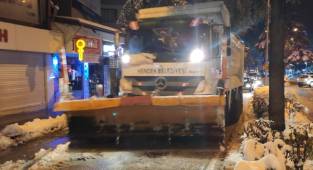 Kar mesaisi sabaha kadar devam etti.