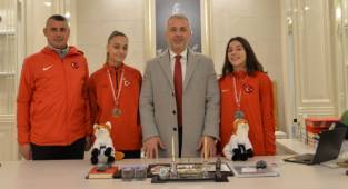 Başkan Babaoğlu Şampiyonları Ödüllendirdi!