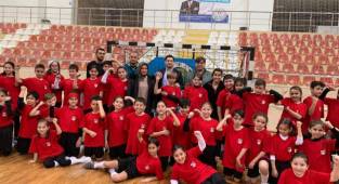 Başkan Baykal, 1954 Hendek Spor idmanını ziyaret etti.