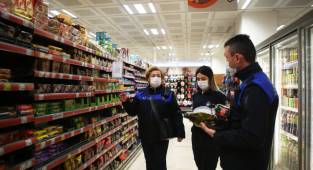 Büyükşehir KDV denetiminde: Etiketler tek tek kontrol ediliyor