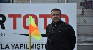 El elin eşeğini türkü çağırarak arar!