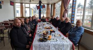 Genç Karadenizliler'den Basına Kahvaltı...