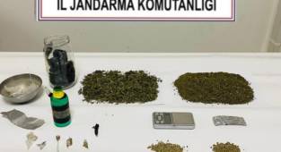 Jandarma Zehir Tacirlerine Göz Açtırmıyor 