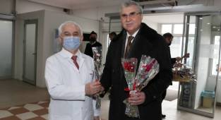 Başkan Ekrem Yüce, Sağlık Çalışanlarını Ziyaret Ettİ