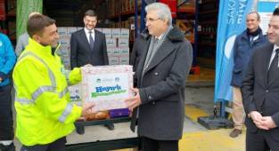 Başkan Yüce Kolileri Kendi Eliyle Teslim Etti 