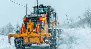 Büyükşehir 12 Mahallede Karla Mücadele Ediyor